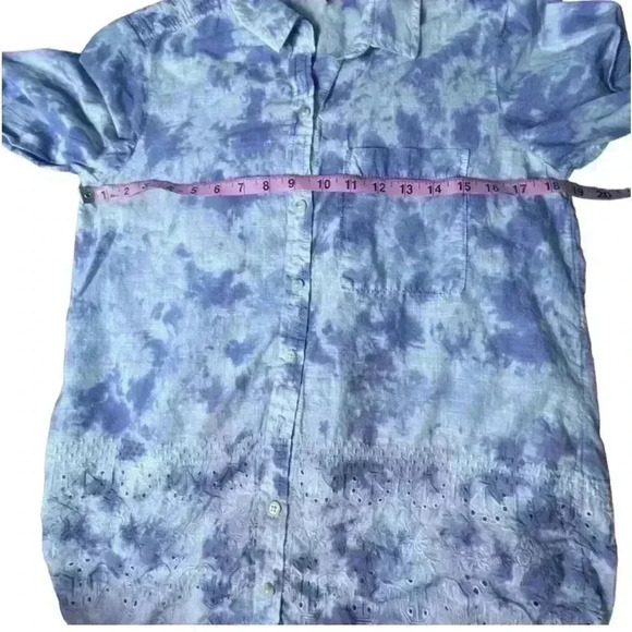 Pilcro Anthropologie the Cate Classic Button Down
Long Sleeve Size Small - Picture 5 of 12